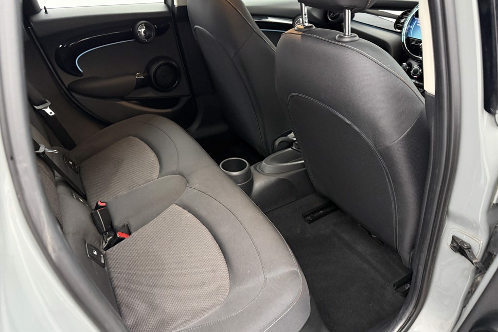 Mini Hatchback Cooper Classic Manual Petrol Hatchback - Stock Number (1551141) - 21st supplementary image