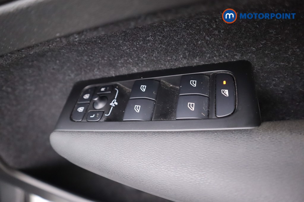 Volvo Xc40 R Design Automatic Petrol SUV - Stock Number (1551520) - 5th supplementary image