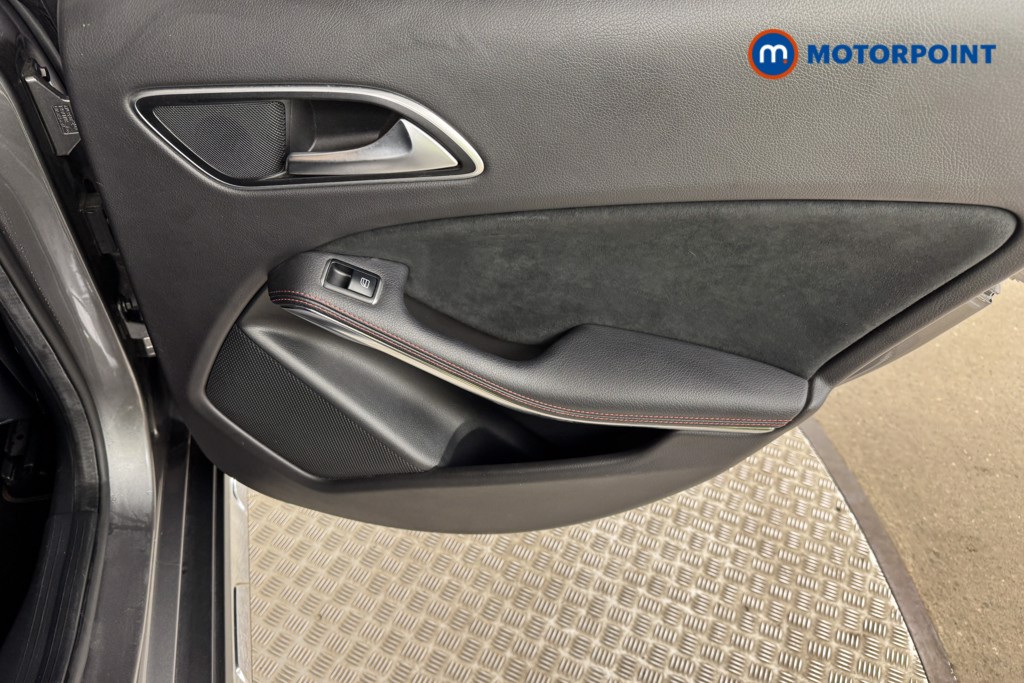 Mercedes-Benz GLA Amg Line Automatic Petrol SUV - Stock Number (1551687) - 15th supplementary image