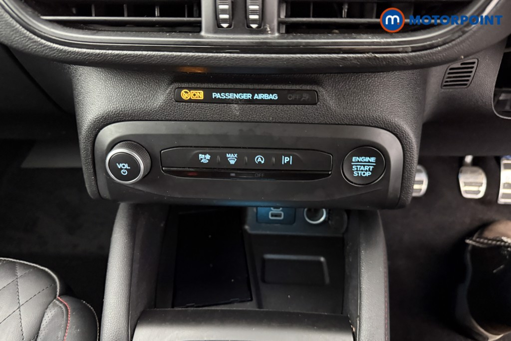 Ford Focus St-Line X Manual Petrol-Electric Hybrid Hatchback - Stock Number (1552023) - 12th supplementary image