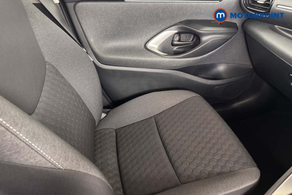 Toyota Yaris Icon Automatic Petrol-Electric Hybrid Hatchback - Stock Number (1552055) - 10th supplementary image