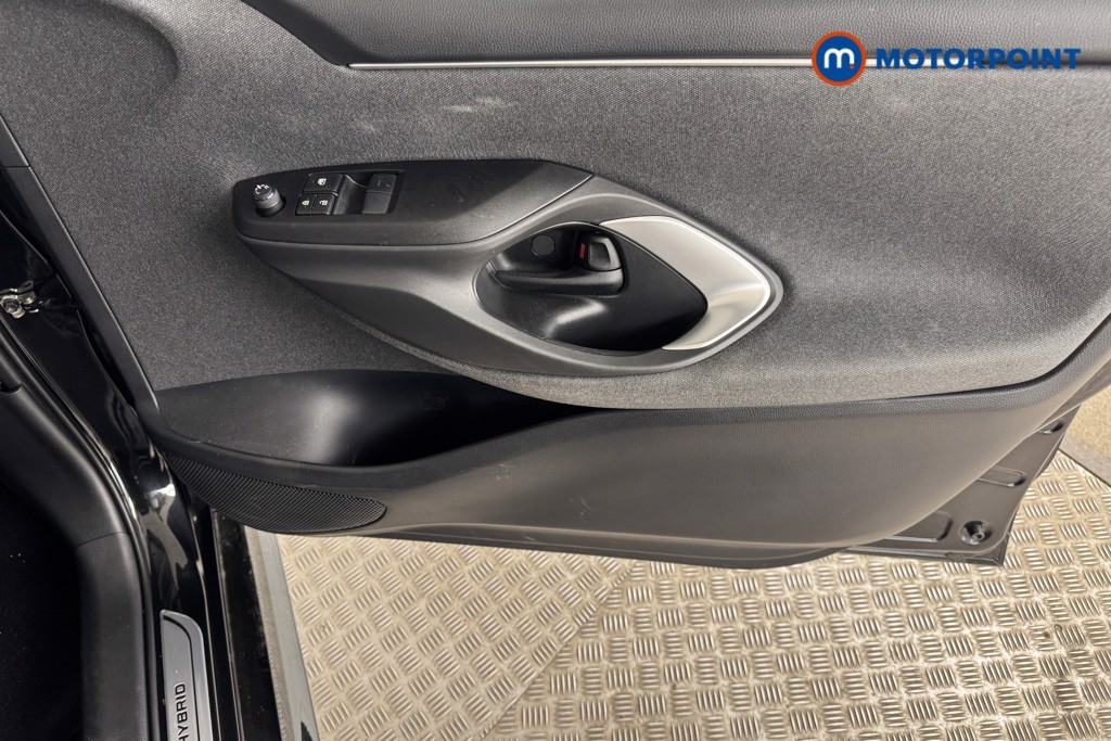 Toyota Yaris Icon Automatic Petrol-Electric Hybrid Hatchback - Stock Number (1552055) - 14th supplementary image