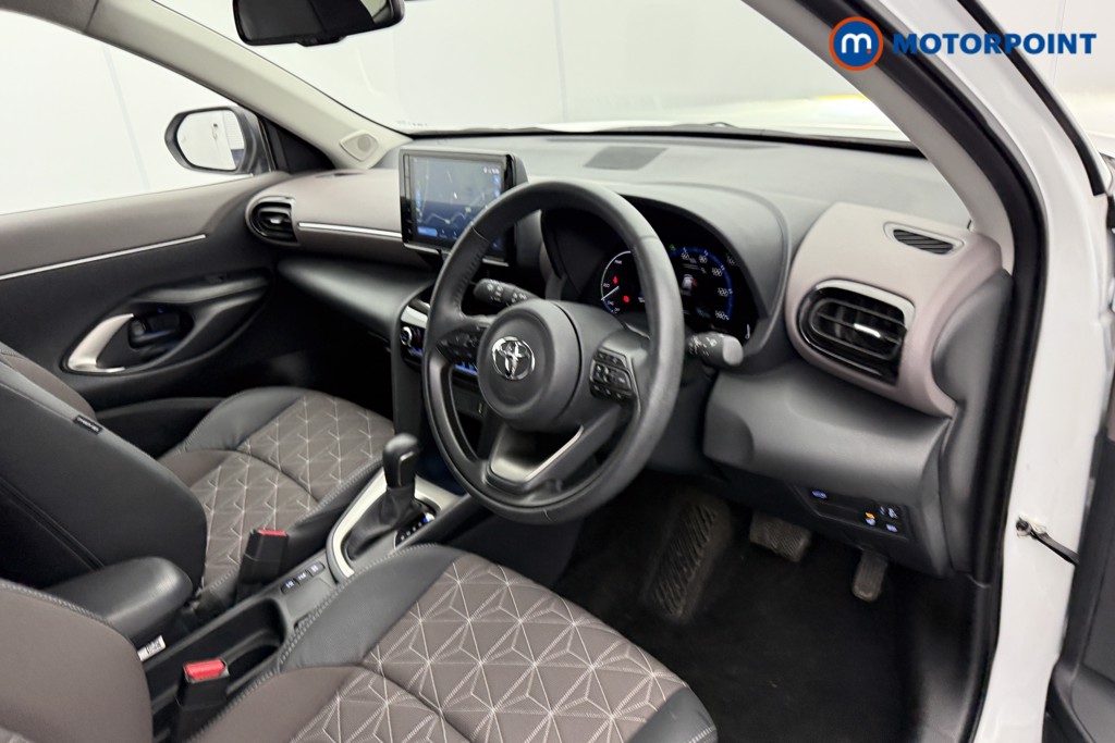Toyota Yaris Cross Excel Automatic Petrol-Electric Hybrid Estate - Stock Number (1552308) - 4th supplementary image