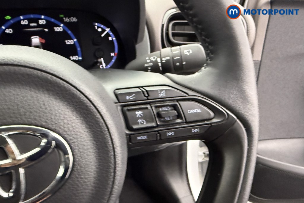 Toyota Yaris Cross Excel Automatic Petrol-Electric Hybrid Estate - Stock Number (1552308) - 14th supplementary image
