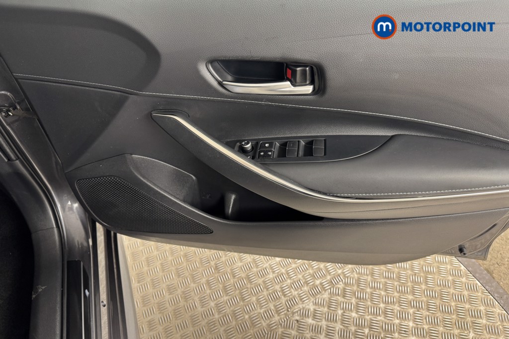 Toyota Corolla Design Automatic Petrol-Electric Hybrid Hatchback - Stock Number (1553588) - 14th supplementary image