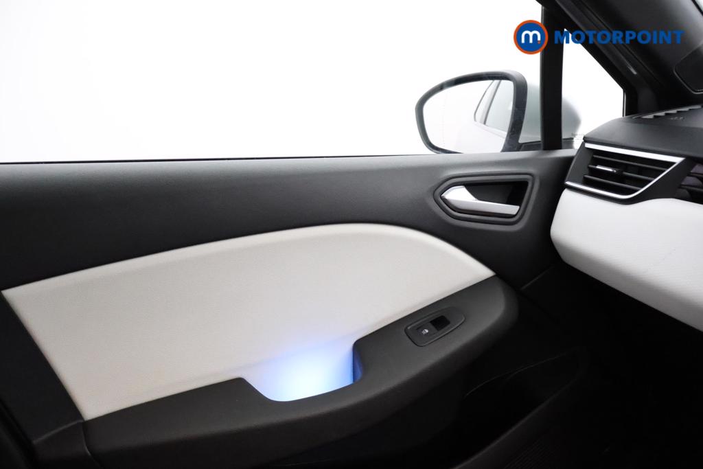 Renault Clio Se Edition Manual Petrol Hatchback - Stock Number (1488815) - 8th supplementary image