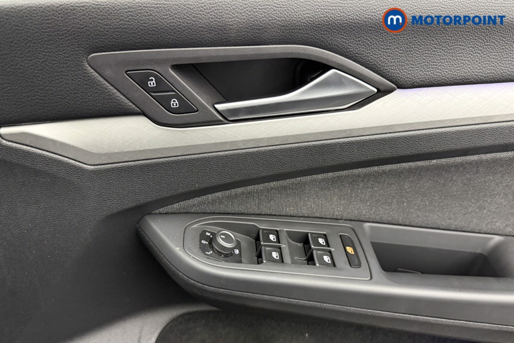 Volkswagen Golf Life Manual Petrol Hatchback - Stock Number (1541912) - 17th supplementary image