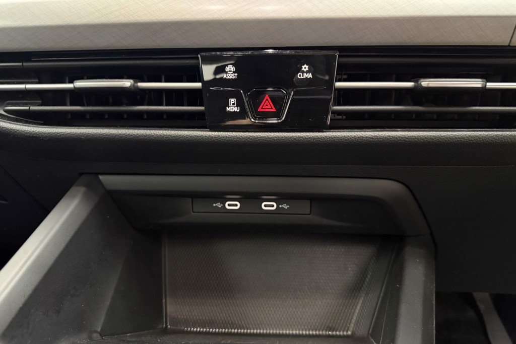 Volkswagen Golf Life Manual Petrol Hatchback - Stock Number (1541946) - 16th supplementary image