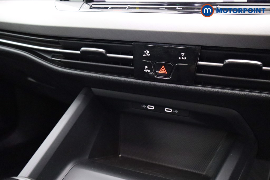 Volkswagen Golf Life Manual Petrol Hatchback - Stock Number (1543039) - 9th supplementary image