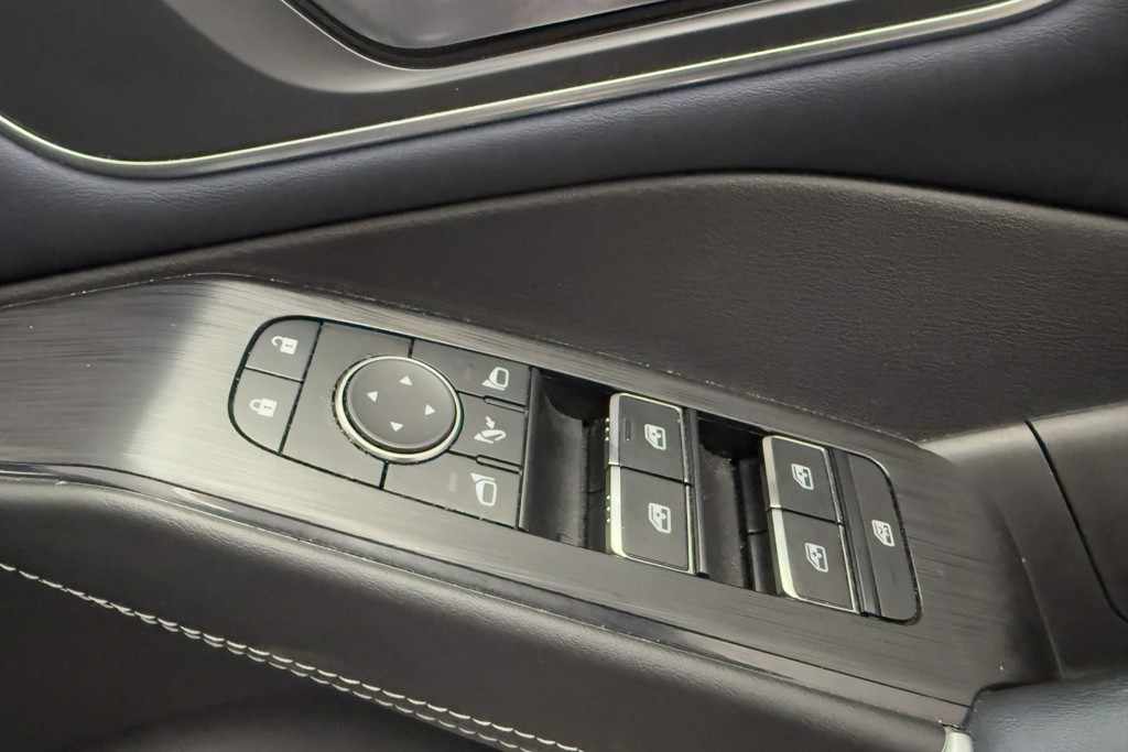 Nissan Qashqai Tekna Manual Petrol SUV - Stock Number (1543661) - 16th supplementary image