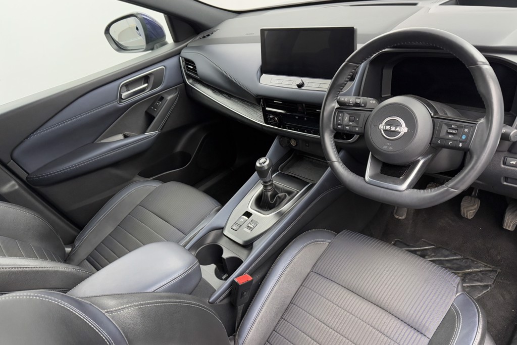 Nissan Qashqai Tekna Manual Petrol SUV - Stock Number (1543661) - 1st supplementary image