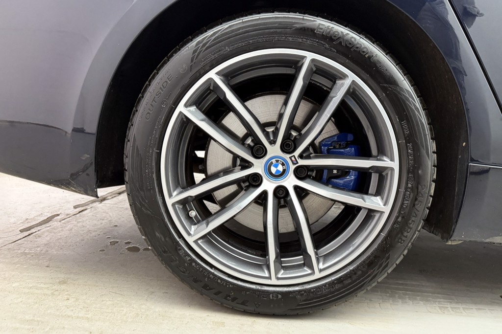 BMW 5 Series M Sport Automatic Petrol Plug-In Hybrid Saloon - Stock Number (1543675) - 35th supplementary image