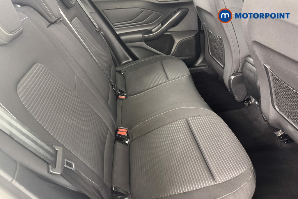 Ford Focus Titanium Manual Petrol Hatchback - Stock Number (1543990) - 4th supplementary image