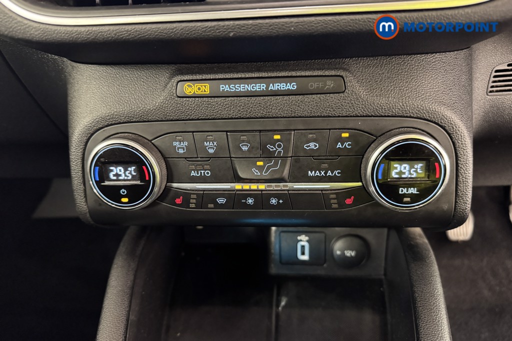Ford Focus Titanium Manual Petrol Hatchback - Stock Number (1543990) - 10th supplementary image