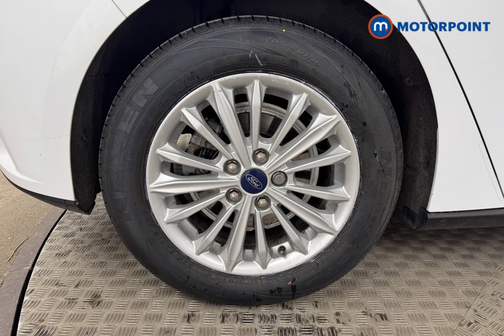 Ford Focus Titanium Manual Petrol Hatchback - Stock Number (1543990) - 19th supplementary image
