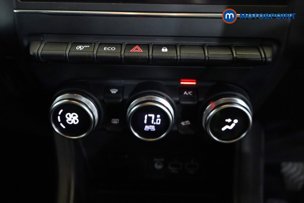 Renault Captur Iconic Manual Petrol SUV - Stock Number (1544593) - 4th supplementary image