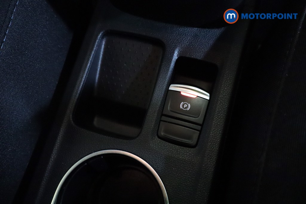 Renault Captur Iconic Manual Petrol SUV - Stock Number (1544593) - 6th supplementary image