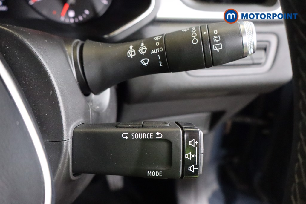 Renault Captur Iconic Manual Petrol SUV - Stock Number (1544593) - 10th supplementary image