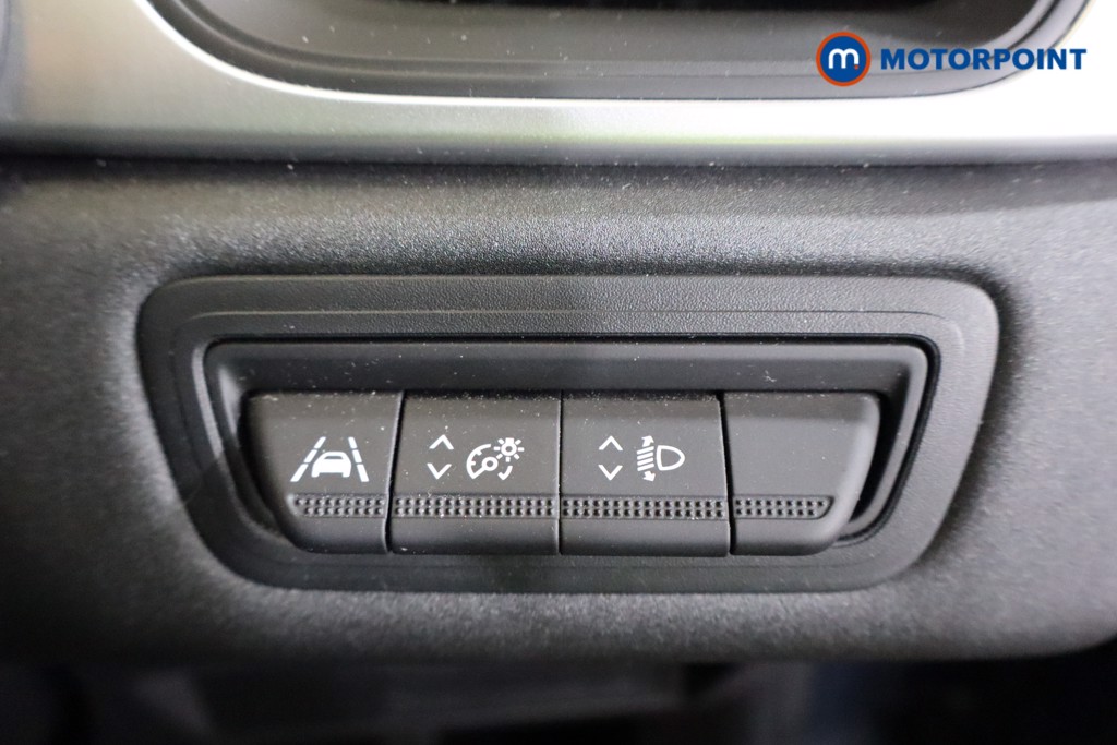 Renault Captur Iconic Manual Petrol SUV - Stock Number (1544593) - 11th supplementary image