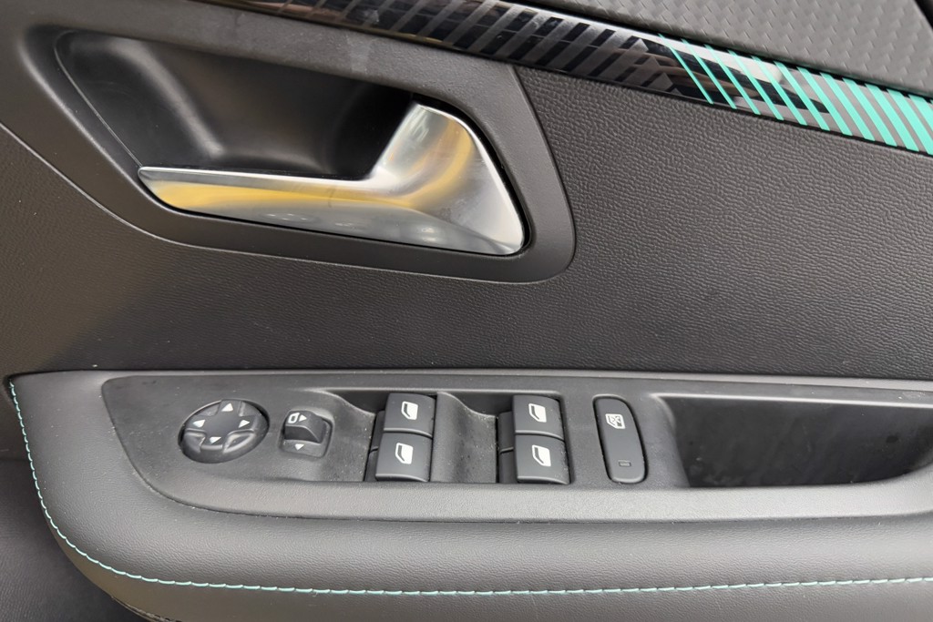Peugeot 208 Allure Premium -Plus Automatic Petrol Hatchback - Stock Number (1545544) - 17th supplementary image