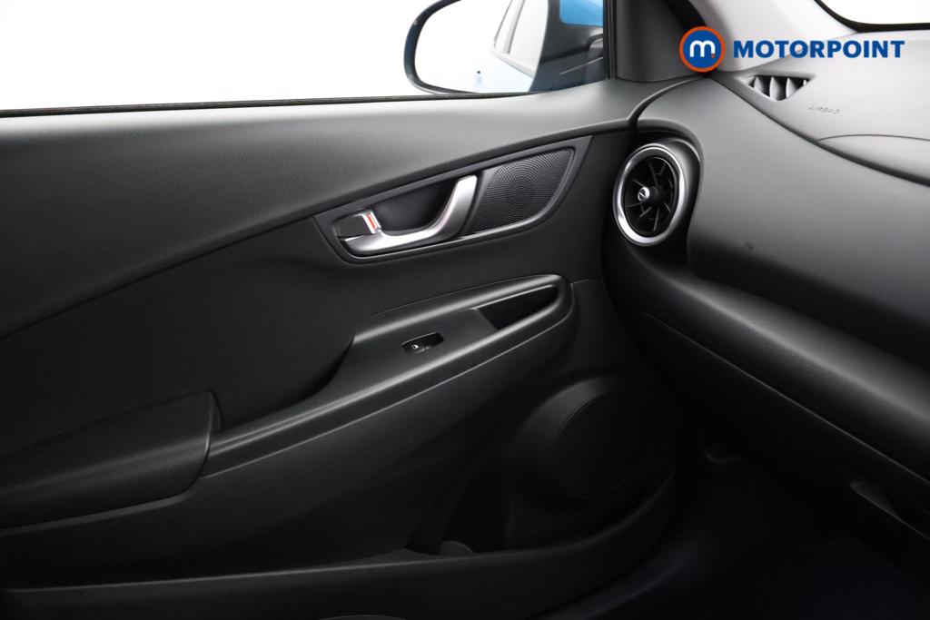 Hyundai Kona Premium Automatic Petrol-Electric Hybrid SUV - Stock Number (1545657) - 8th supplementary image