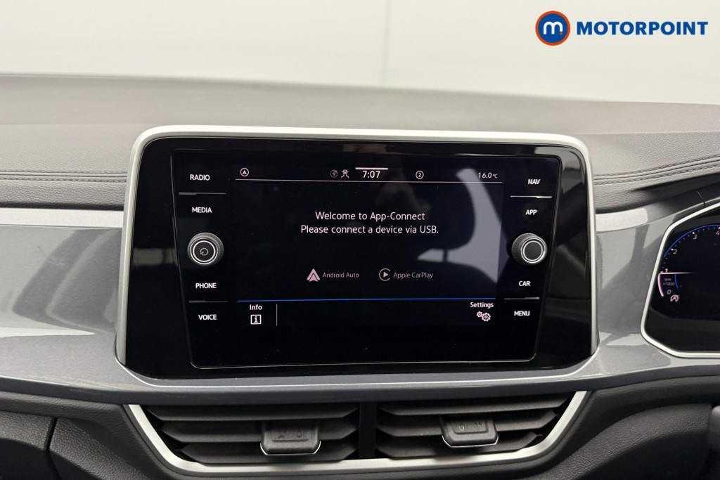 Volkswagen T-Roc Style Manual Petrol SUV - Stock Number (1546291) - 2nd supplementary image