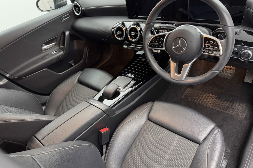 Mercedes-Benz A Class SE Automatic Diesel Hatchback - Stock Number (1546655) - 1st supplementary image