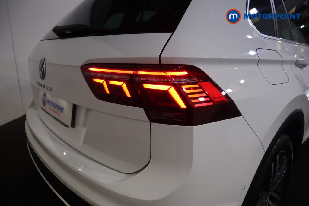Volkswagen Tiguan Elegance Automatic Petrol SUV - Stock Number (1546678) - 24th supplementary image
