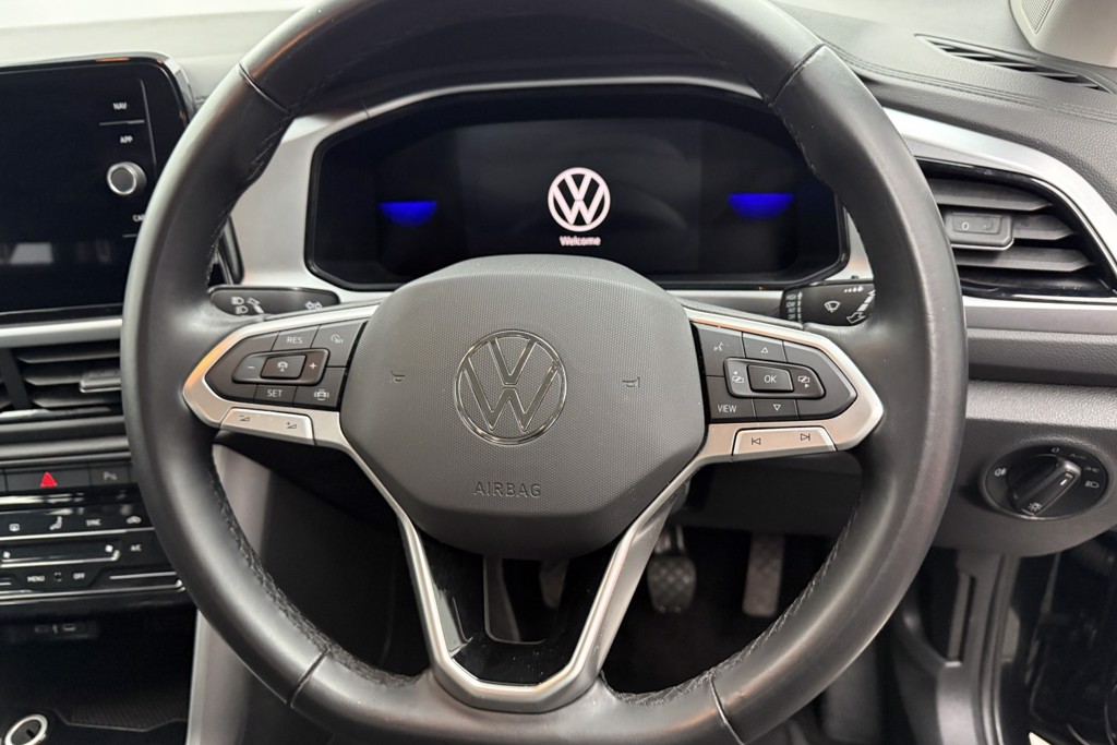 Volkswagen T-Roc Life Manual Petrol SUV - Stock Number (1546679) - 2nd supplementary image