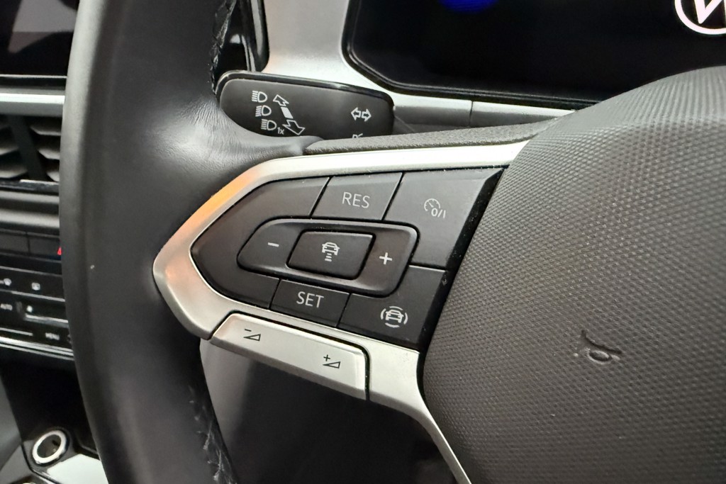 Volkswagen T-Roc Life Manual Petrol SUV - Stock Number (1546679) - 3rd supplementary image