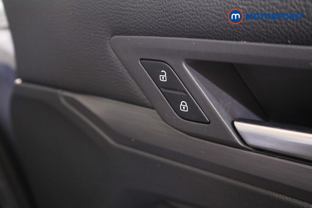 Volkswagen Golf Style Manual Petrol Hatchback - Stock Number (1546950) - 9th supplementary image