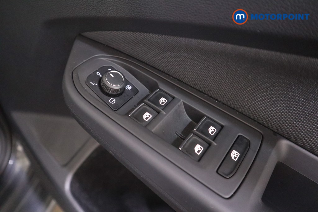 Volkswagen Golf Style Manual Petrol Hatchback - Stock Number (1546950) - 10th supplementary image