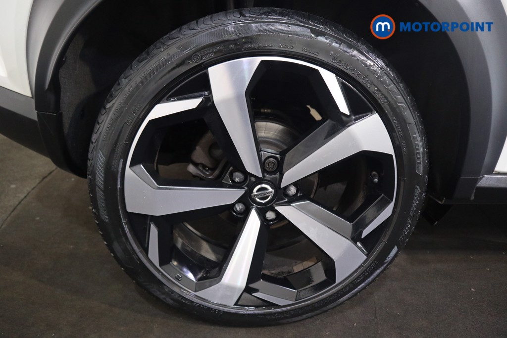 Nissan Juke N-Connecta Manual Petrol SUV - Stock Number (1547116) - 14th supplementary image