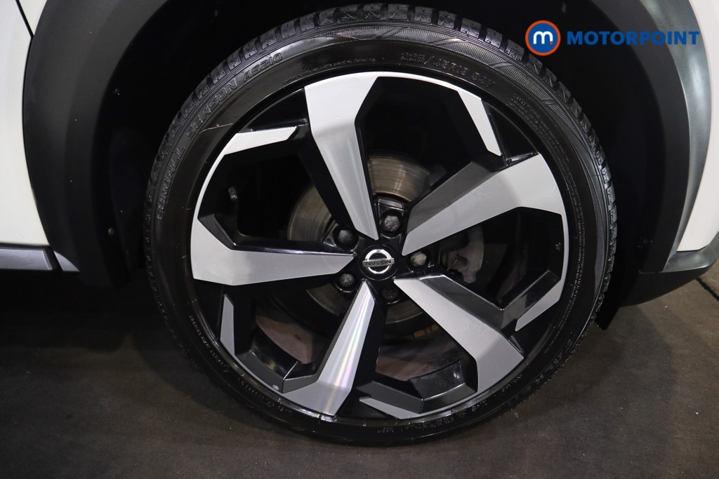 Nissan Juke N-Connecta Manual Petrol SUV - Stock Number (1547116) - 15th supplementary image