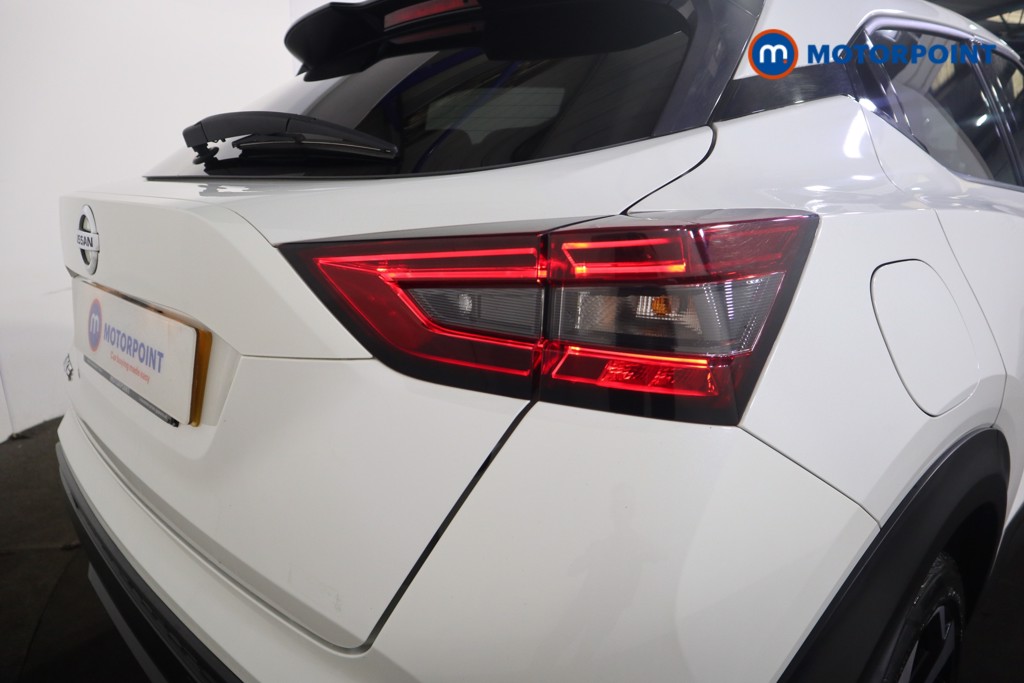 Nissan Juke N-Connecta Manual Petrol SUV - Stock Number (1547116) - 21st supplementary image