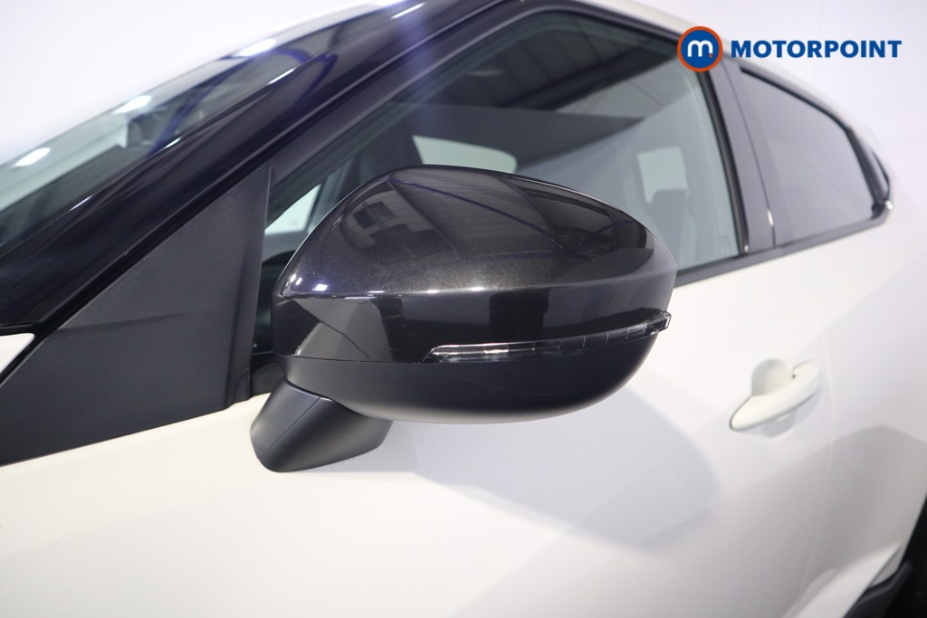 Nissan Juke N-Connecta Manual Petrol SUV - Stock Number (1547116) - 23rd supplementary image