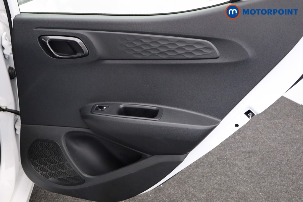Hyundai I10 Advance Automatic Petrol Hatchback - Stock Number (1547266) - 15th supplementary image