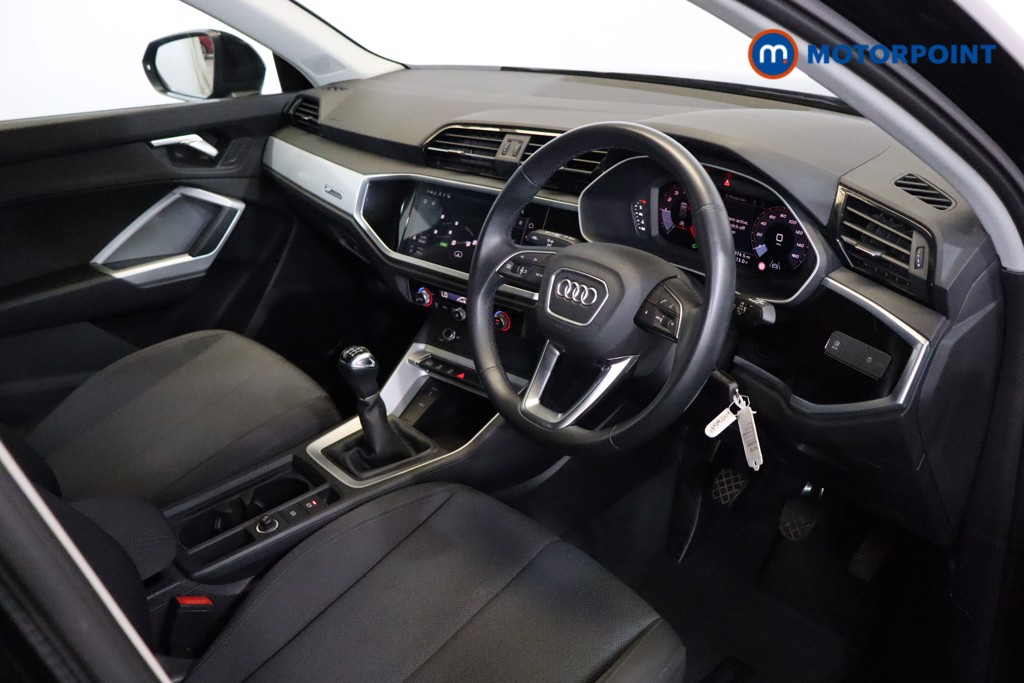 Audi Q3 Technik Manual Petrol SUV - Stock Number (1547702) - 1st supplementary image