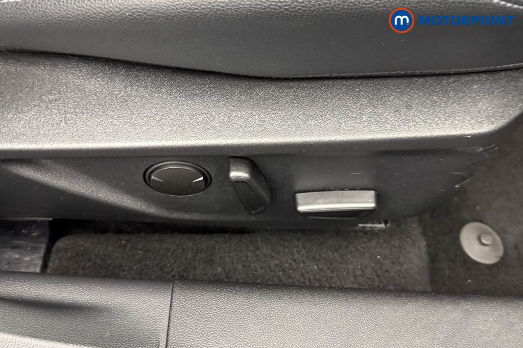 Ford Focus Active X Edition Manual Petrol-Electric Hybrid Hatchback - Stock Number (1548466) - 17th supplementary image