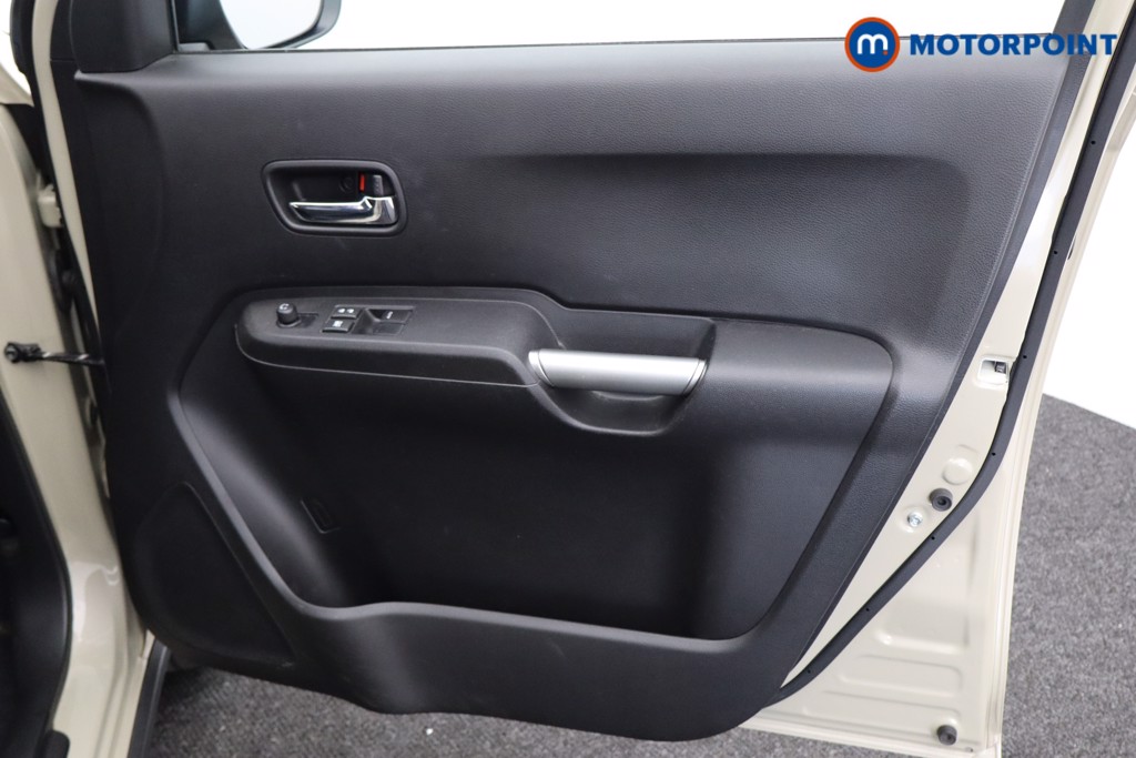 Suzuki Ignis Sz-T Manual Petrol-Electric Hybrid SUV - Stock Number (1548538) - 14th supplementary image