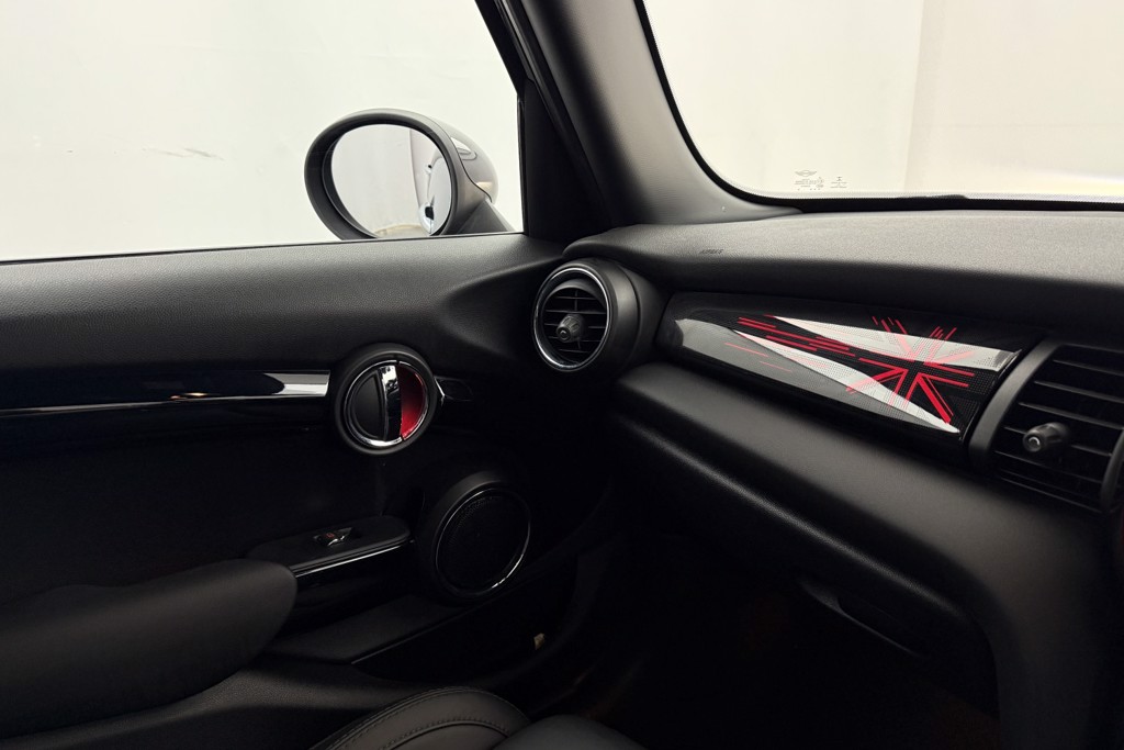 Mini Hatchback Cooper S Exclusive Automatic Petrol Hatchback - Stock Number (1548679) - 14th supplementary image