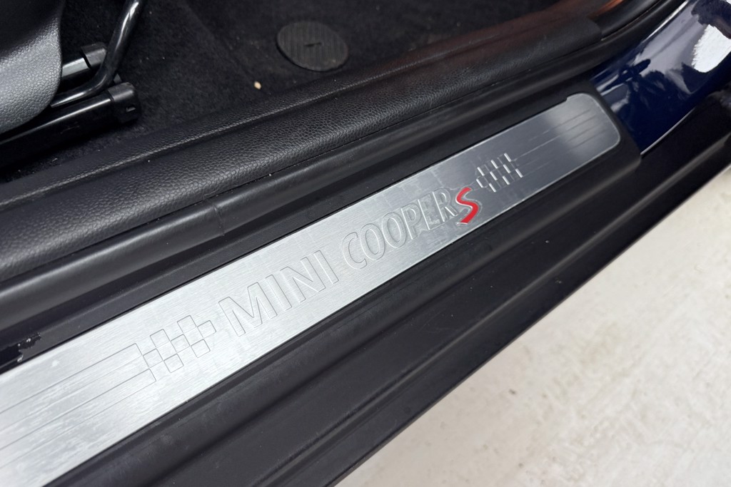Mini Hatchback Cooper S Exclusive Automatic Petrol Hatchback - Stock Number (1548679) - 19th supplementary image