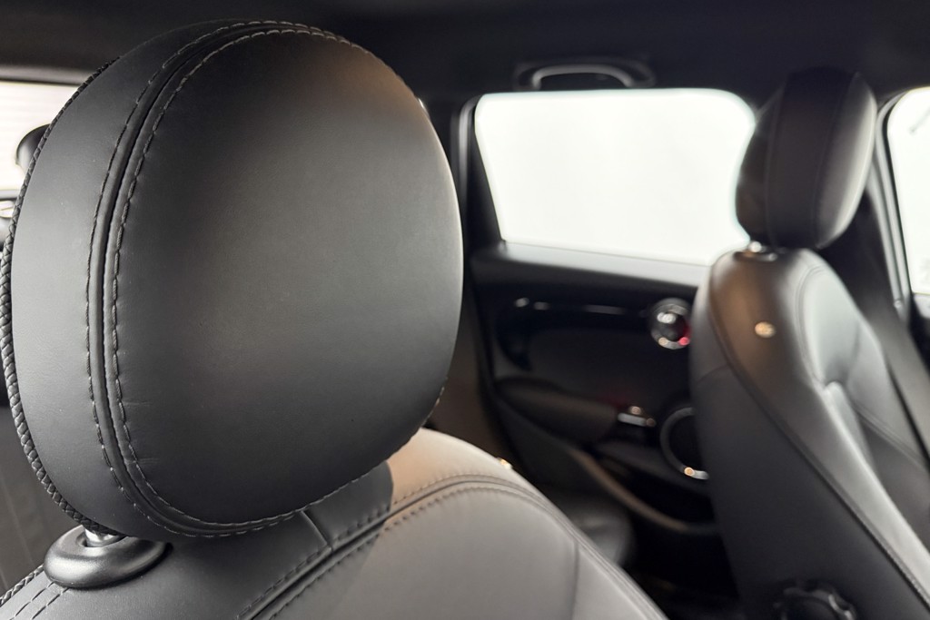 Mini Hatchback Cooper S Exclusive Automatic Petrol Hatchback - Stock Number (1548679) - 21st supplementary image