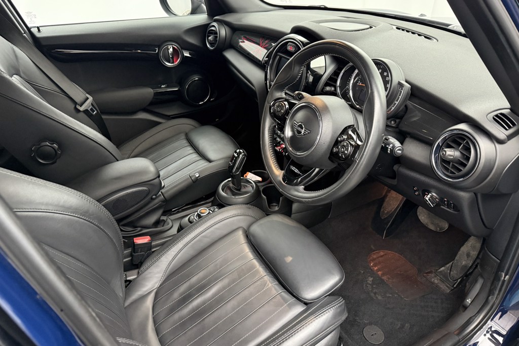 Mini Hatchback Cooper S Exclusive Automatic Petrol Hatchback - Stock Number (1548679) - 1st supplementary image