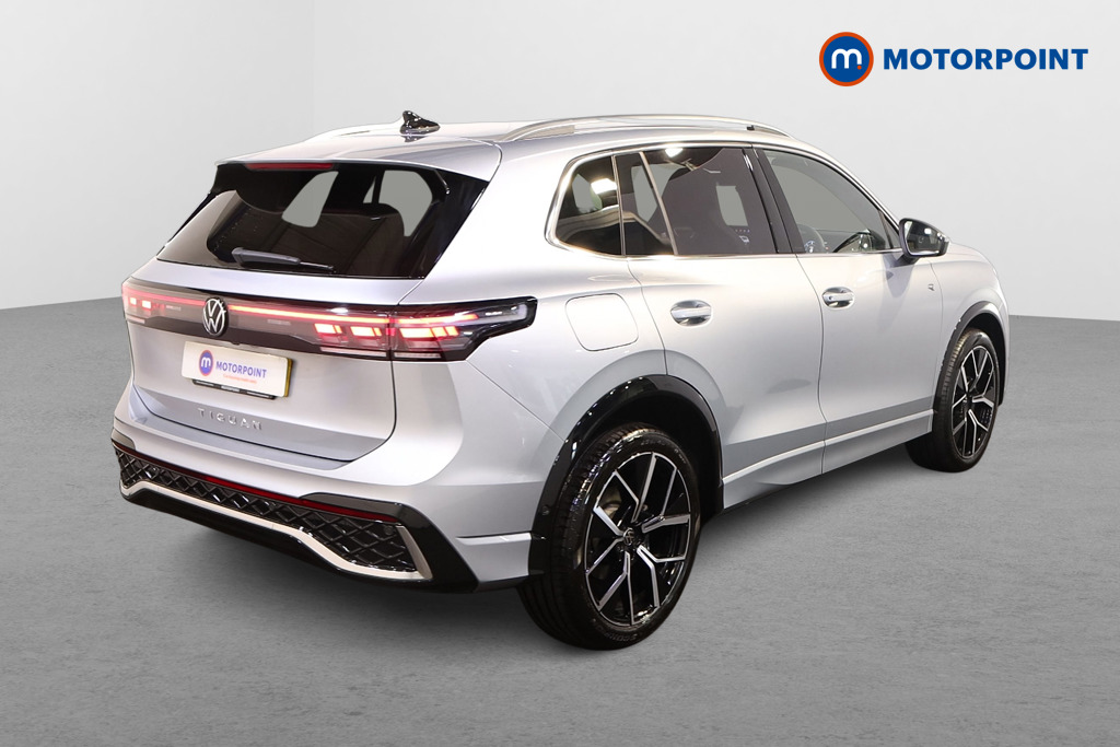 Volkswagen Tiguan R-Line Automatic Diesel SUV - Stock Number (1550974) - Drivers side rear corner