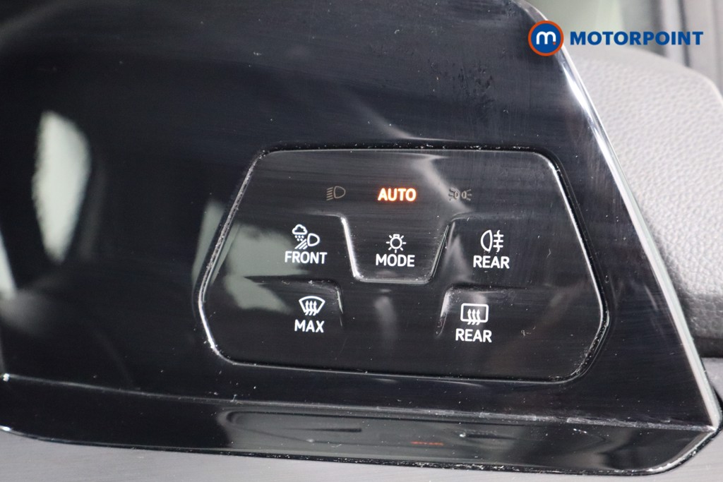 Volkswagen Golf Style Automatic Petrol Hatchback - Stock Number (1551612) - 21st supplementary image