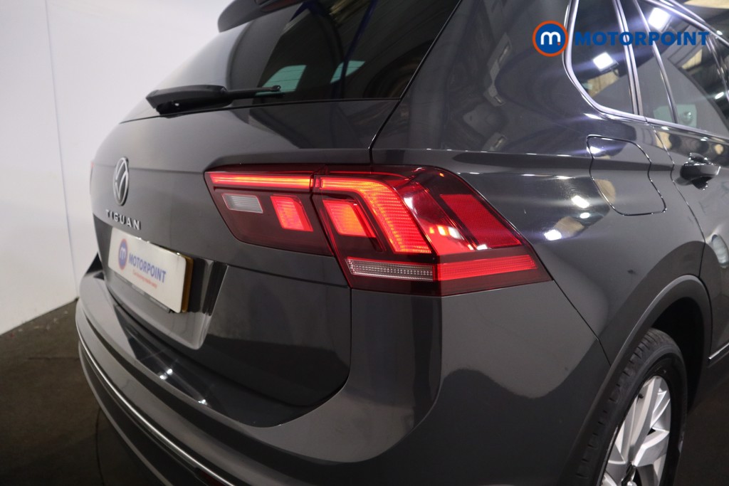 Volkswagen Tiguan Life Automatic Petrol SUV - Stock Number (1551983) - 21st supplementary image