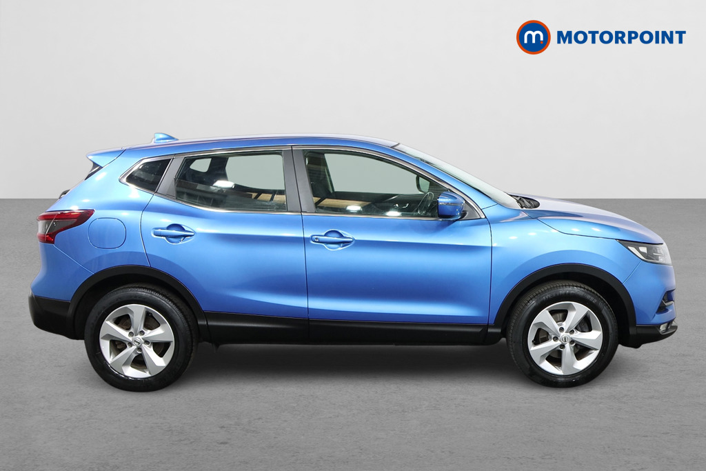 Nissan Qashqai Acenta Premium Manual Diesel SUV - Stock Number (1524816) - Drivers side