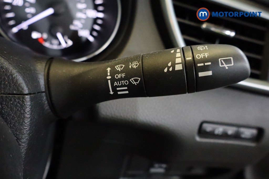 Nissan Qashqai N-Connecta Automatic Petrol SUV - Stock Number (1525081) - 10th supplementary image