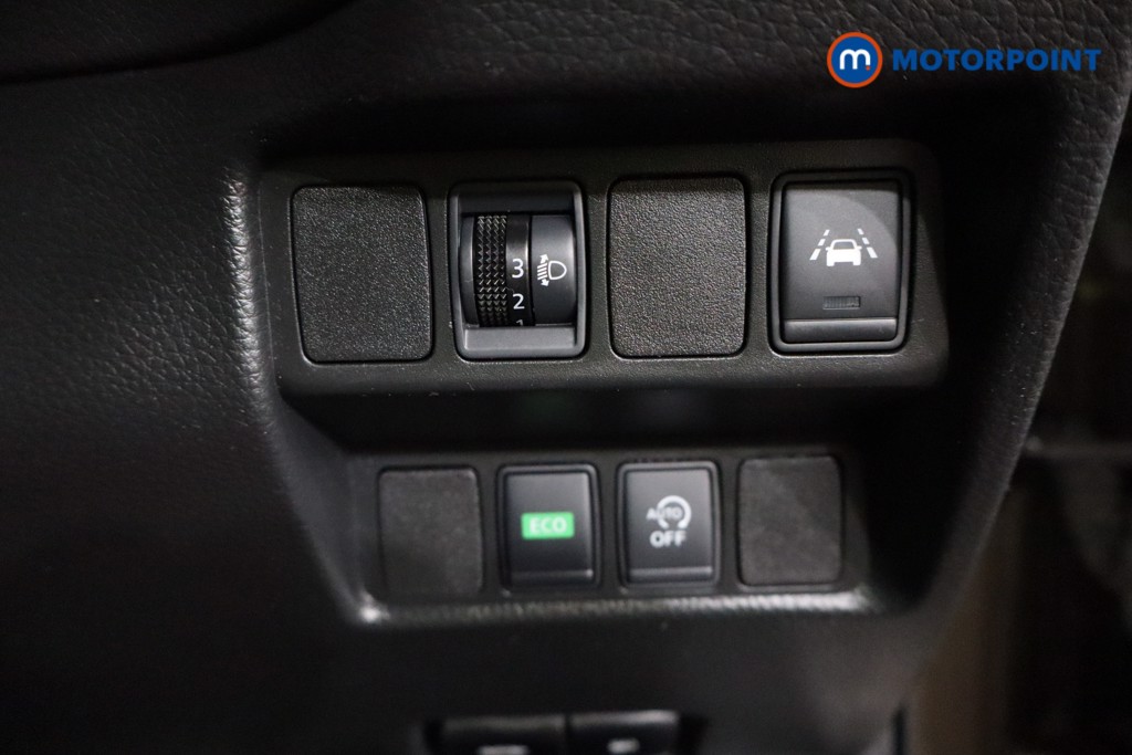 Nissan Qashqai N-Connecta Automatic Petrol SUV - Stock Number (1525081) - 11th supplementary image